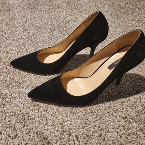 Women's black velvet heels